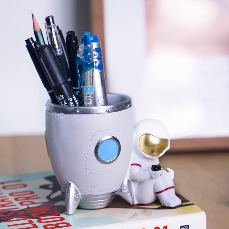 Astronaut Stand for Desk Pencil Holder Resin Desk Organizer